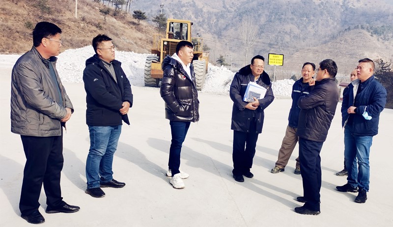 開(kāi)元集團董事長(cháng)許明月考察中科礦業(yè)項目進(jìn)展