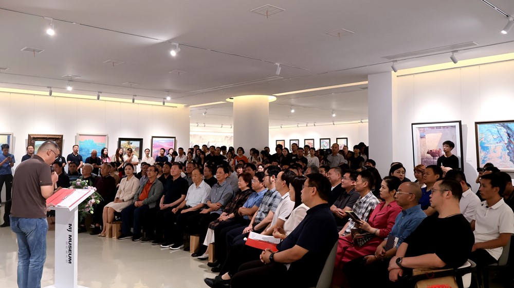 慶祝中華人民共和國成立75周年｜明月美術(shù)館隆重揭幕侯震油畫(huà)巨制《天下之中 九派莽莽》