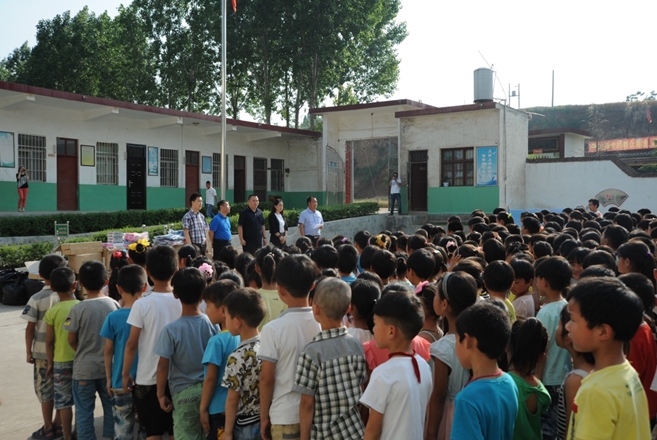 構筑愛(ài)心橋梁 放飛校園夢(mèng)想